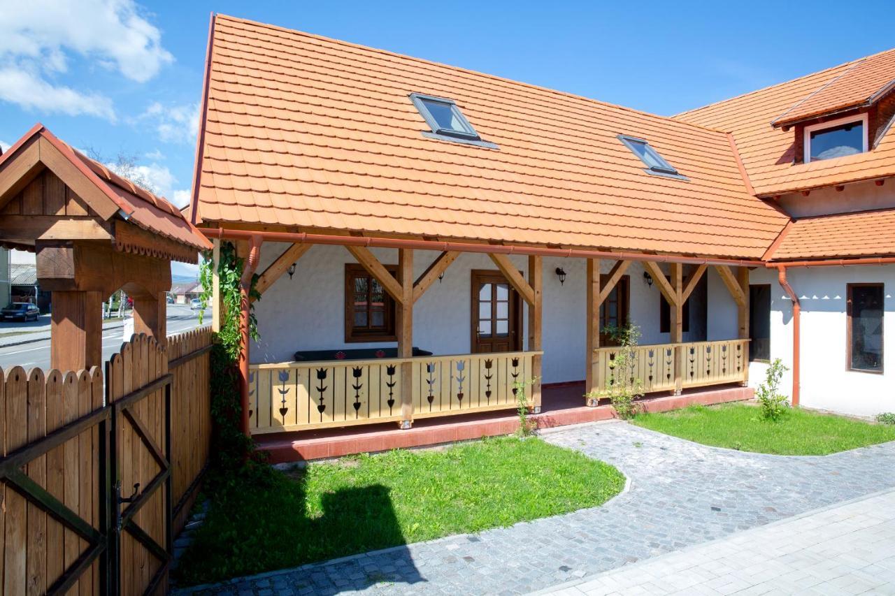 Pepi Vendeghaz - Casa De Oaspeti Pepi Joseni エクステリア 写真